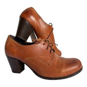 Vintage LASOCKI leather lace up oxford style chunky heels, size EU 38  US 7.5